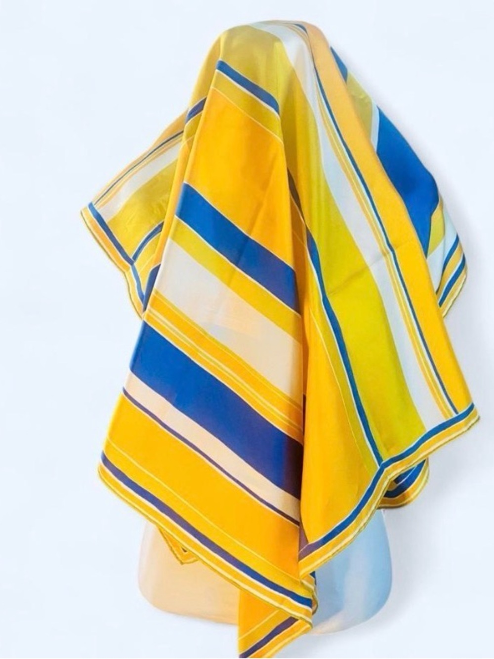 Vera Neumann Gold Piece Collection Scarf – 30.5” x 30.5” - Picture 2 of 6